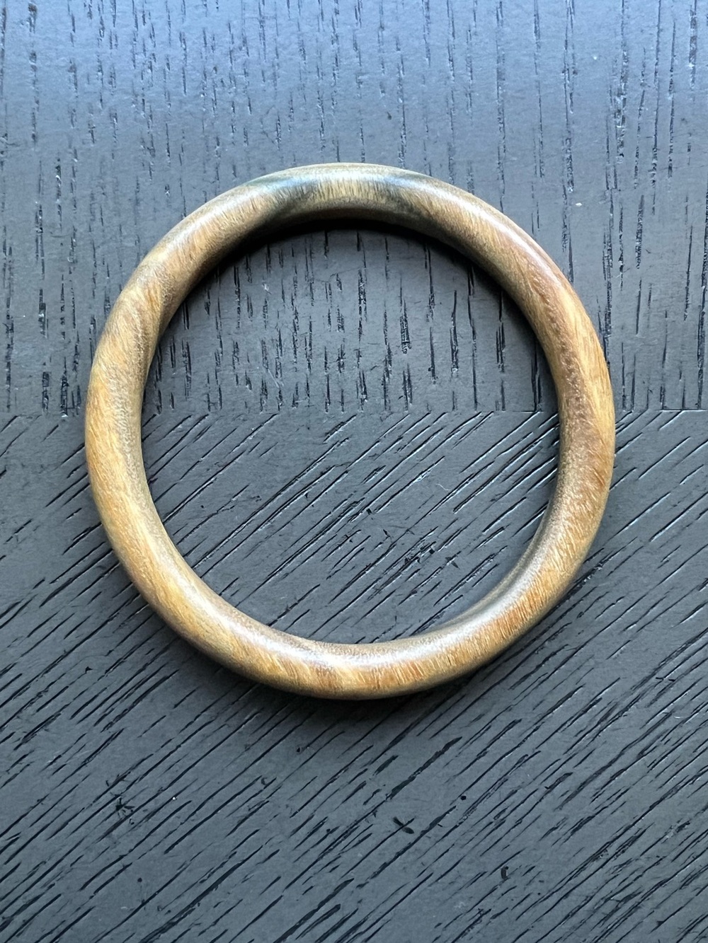 Green sandalwood hard bangle SIZE 62.2mm